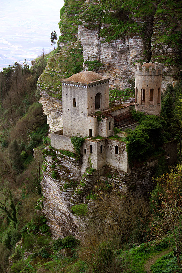 Read more about the article Sopping Wet in Medieval Erice