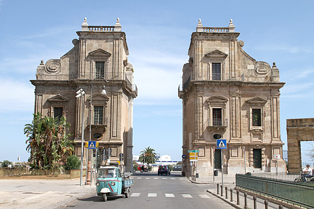 Read more about the article The Old Port of La Cala