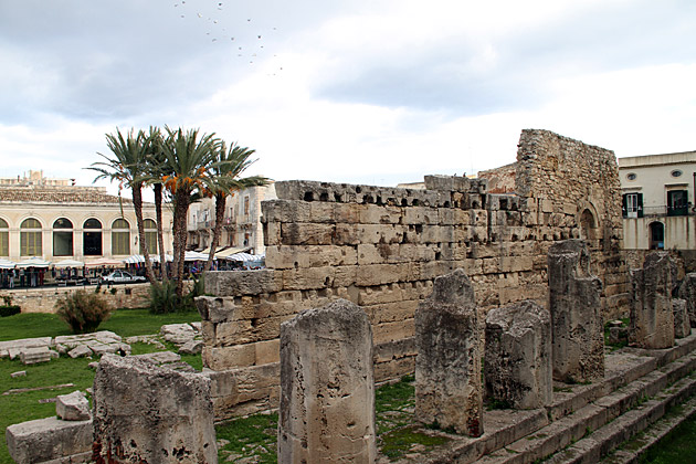 Read more about the article The Temple of Apollo and the Fountain of Arethusa